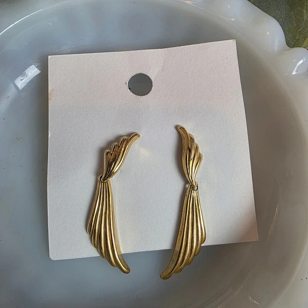 Vintage Gold Tone Earring Pair: Black Enamel Teardrop Stud & Gold Wing Fan Drops